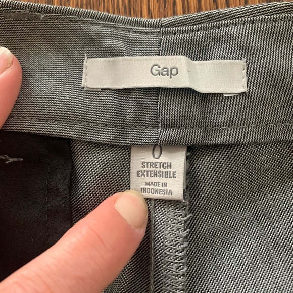 CLASSIC GREY GAP SHORTS - Picture 7 of 10